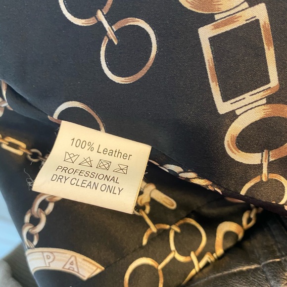 Leather jacket - Picture 3 of 5